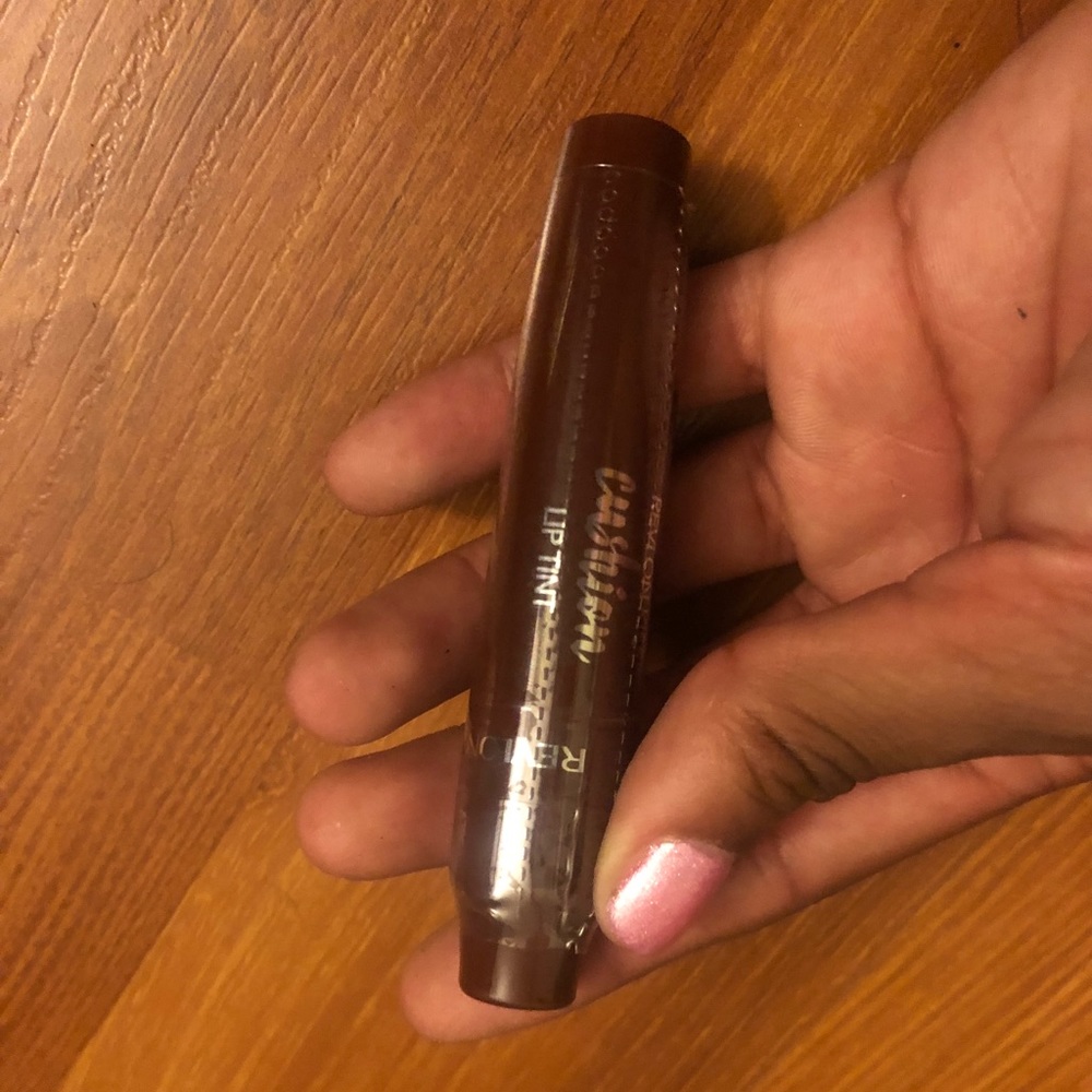Revlon KISS Cushion Lip Tint